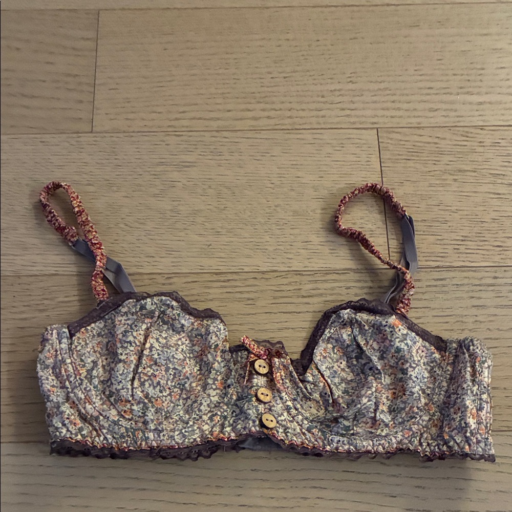 Topshop Floral Balconette Bra with buttons (34B)